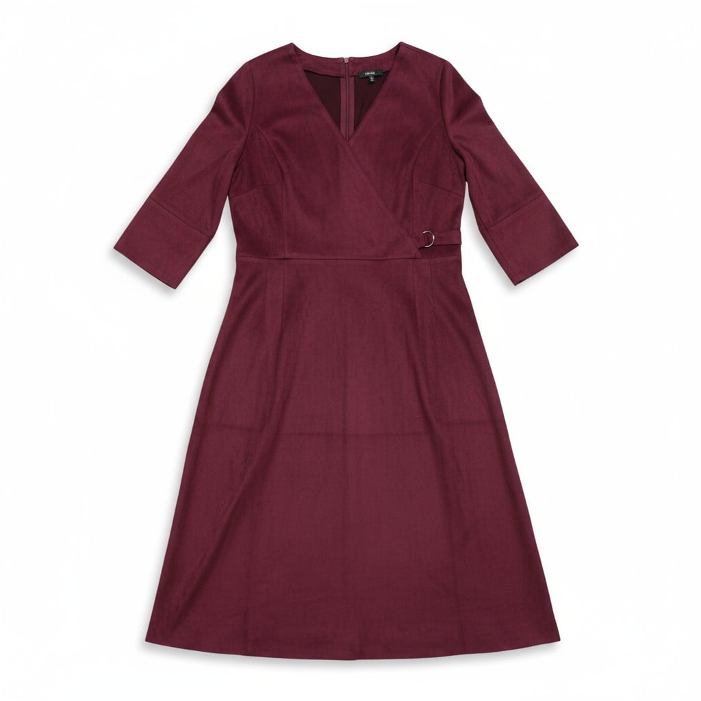 Robe bordeaux élégante à effet portefeuille – manches 3/4