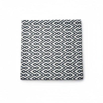 Housse de coussin motif géométrique noir et blanc – Style moderne