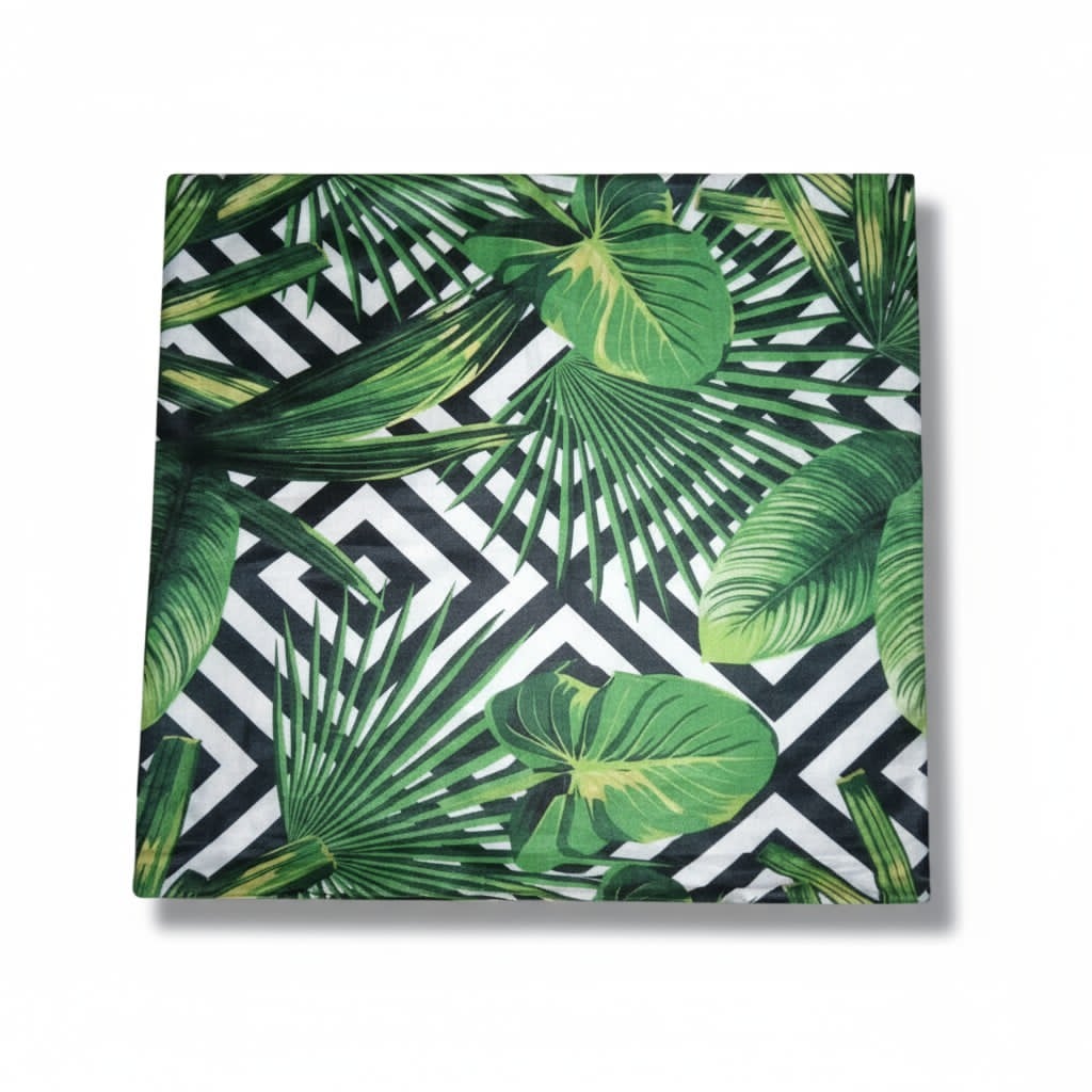 Housse de coussin tropicale – Feuilles exotiques et motif géométrique
