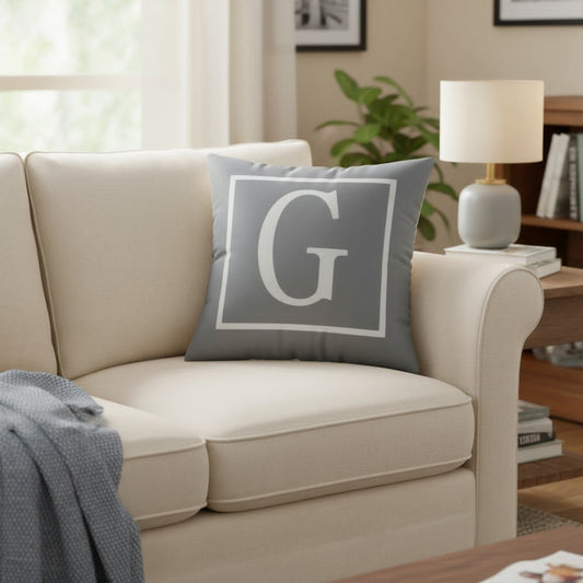 Housse de coussin grise personnalisée – Lettre “G”